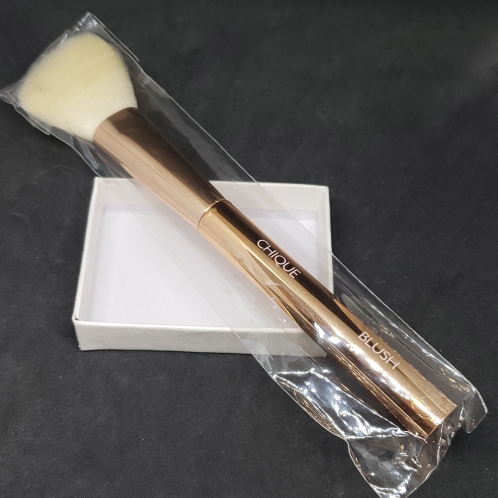 Chique blush brush